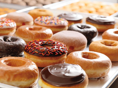 Donut (63 gr aprox) + Café Negro (10 oz) - Dunkin Donuts